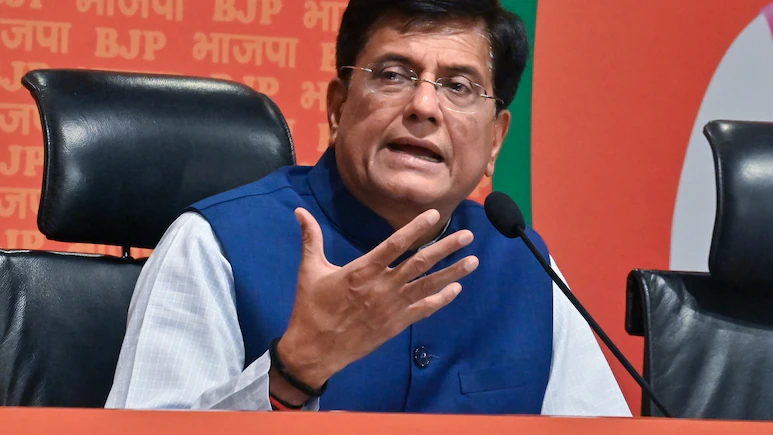 Government Launches Dedicated Startup India Helpline, Backed by ₹10,000 Crore Fund,